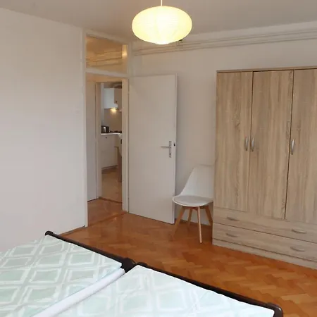 Warm And Comfy With Parking! Lägenhet Piran