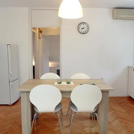 Warm And Comfy With Parking! Apartment Piran