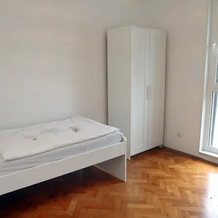 Warm And Comfy With Parking! Apartman