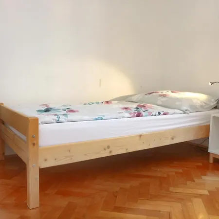Daire Warm And Comfy With Parking! Piran