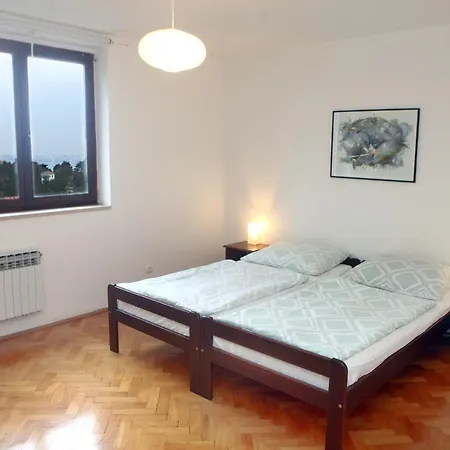 Warm And Comfy With Parking! Piran