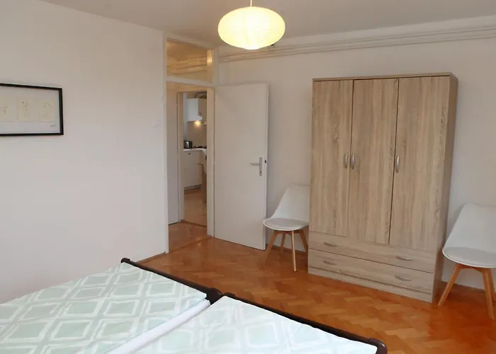 Warm And Comfy With Parking! Apartamento Piran