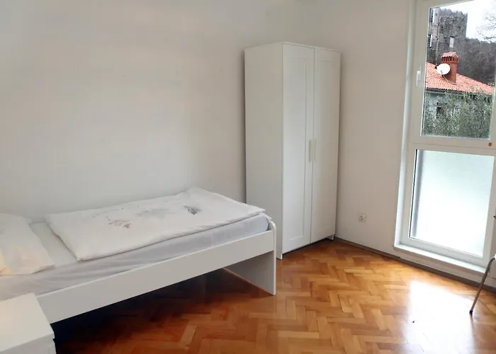 Warm And Comfy With Parking! Apartamento