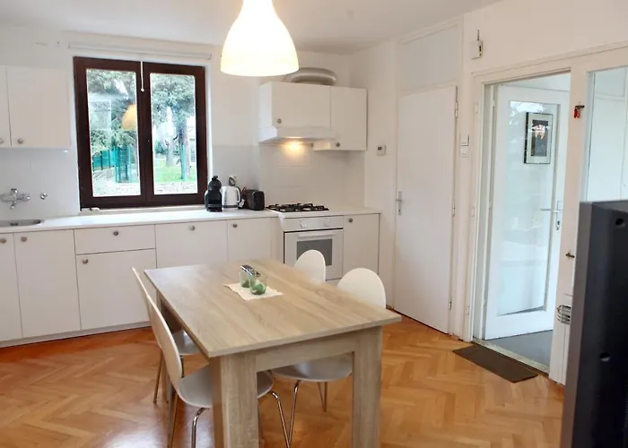 Apartamento Warm And Comfy With Parking! Piran